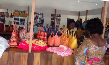 Kisangani : les femmes entrepreneures exposent les produits de l’artisanat