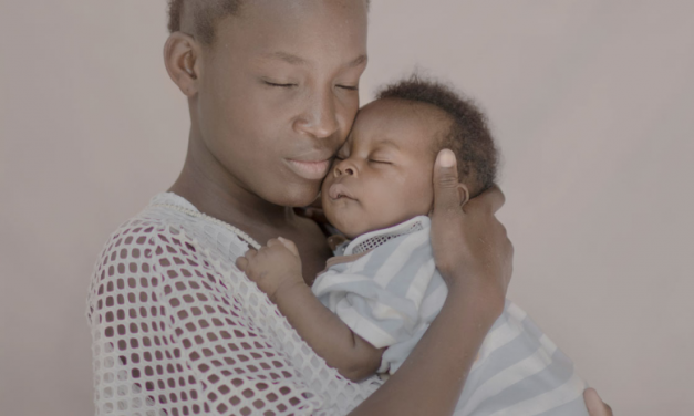 Ces portraits de filles mères à travers le monde vont vous bouleverser  