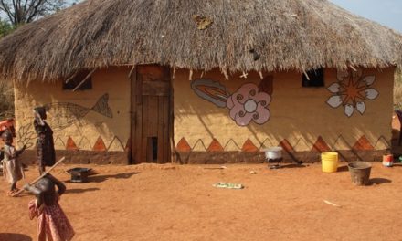 Photo-reportage : Makwacha, le village des femmes peintres
