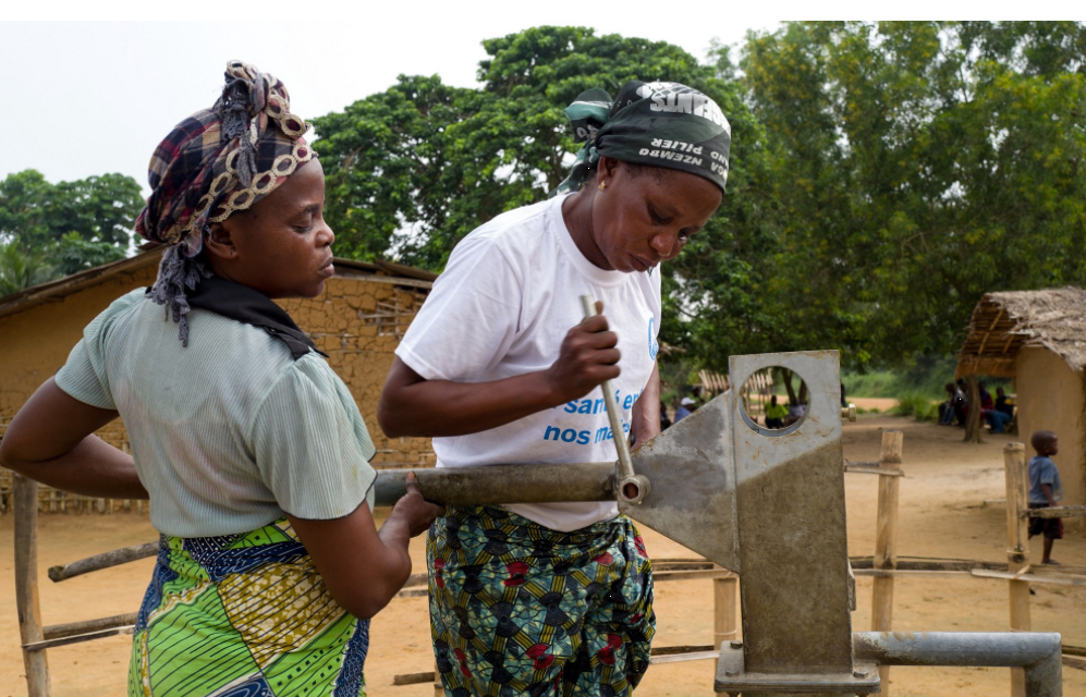 PHOTO-REPORTAGE : L’eau potable : une affaire de femmes