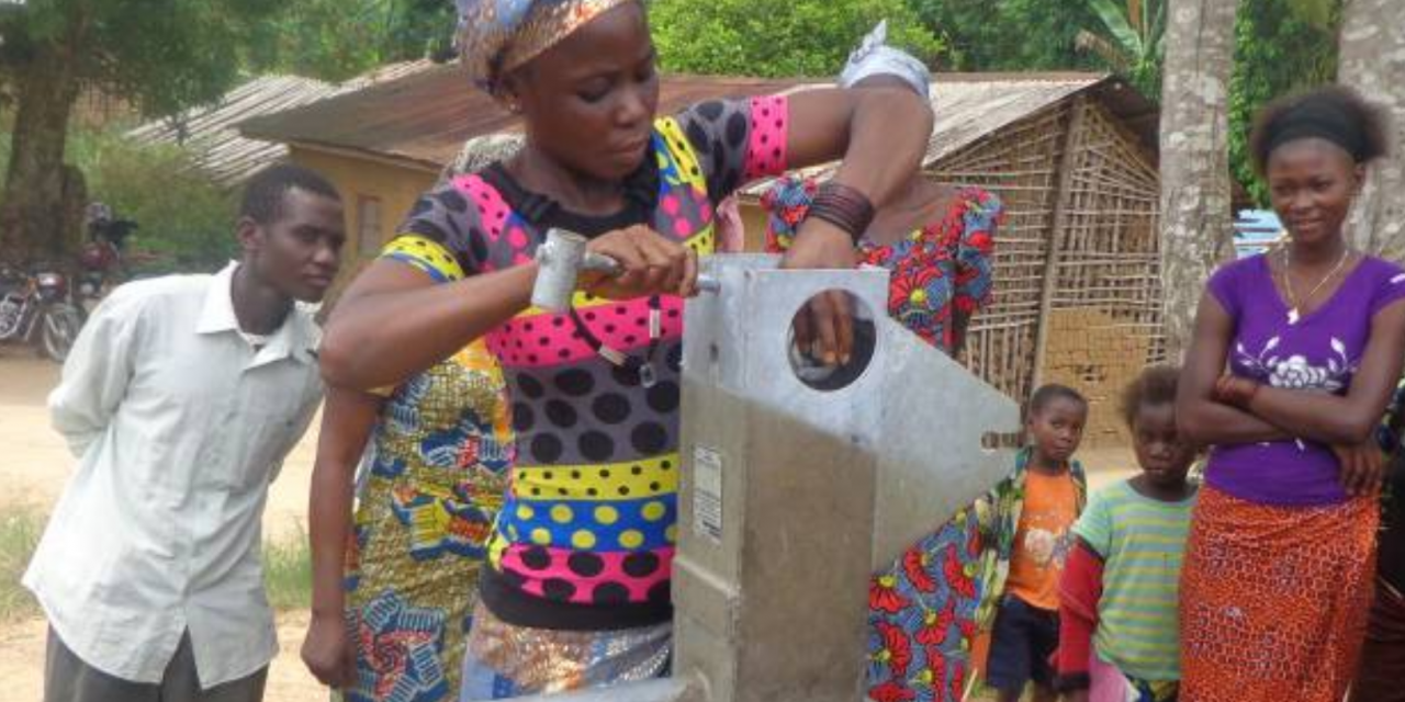 Les femmes, le secret d’un accès durable à l’eau potable