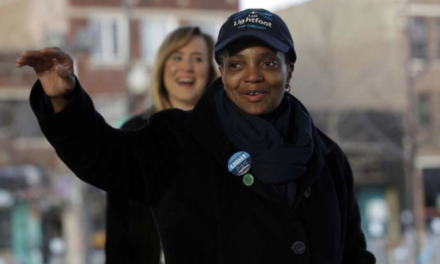 Chicago élit une maire noire et homosexuelle