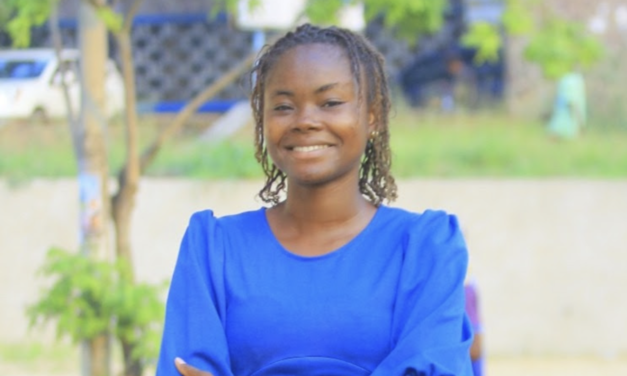 Femmes Journalistes dans les médias en ligne en RDC : Focus sur Clémence TSHIMUENAKA, reporter passionnée de terrain 